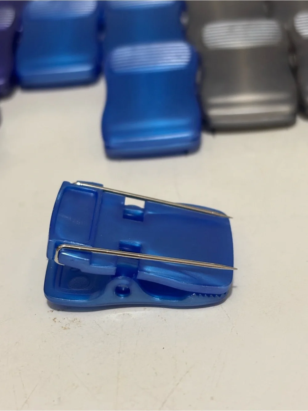 Mini Cubicle Clips Set Purple, Blue, Silver, White
